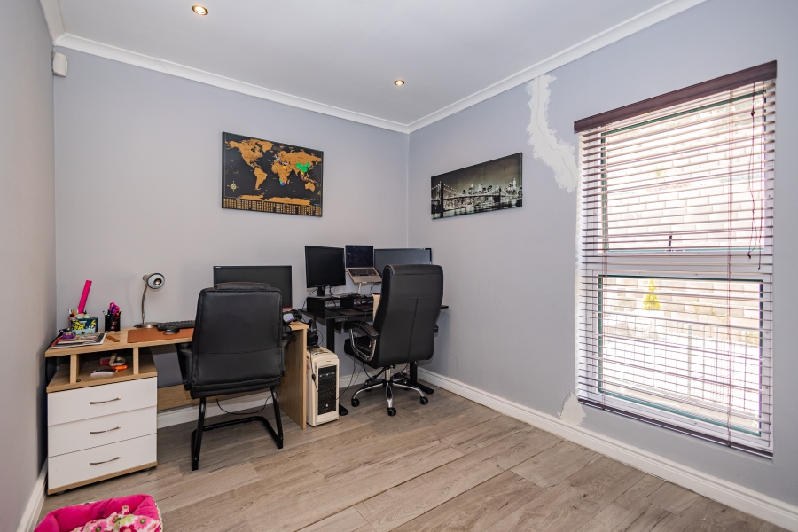 3 Bedroom Property for Sale in De Tijger Western Cape